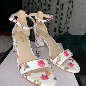 nine west floral heels